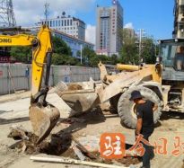 成年人在线观看视频啊啊啊高潮了高温下的坚守｜道路建设者用汗水铺就畅通路